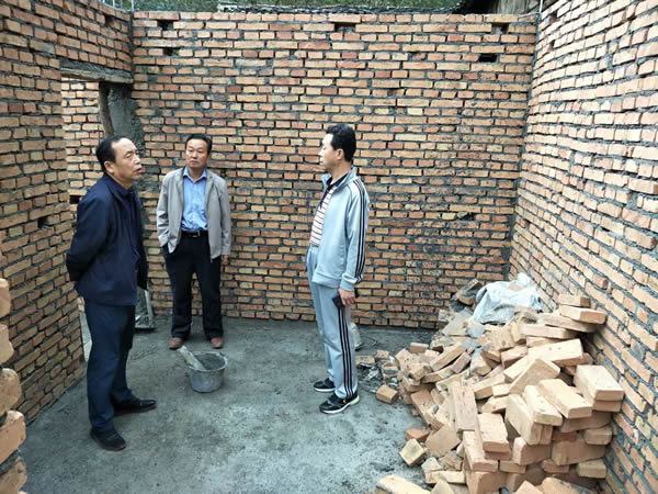 隴運集團公司黨委書記、董事長李寅祥同志深入琵琶鎮(zhèn)寧強村開展幫扶工作