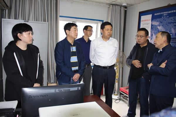 市交通運(yùn)輸局黨組副書記、市運(yùn)管局局長何濤一行到隴運(yùn)集團(tuán)公司檢查國慶節(jié)前安全生產(chǎn)工作